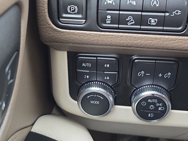 Used 2022 GMC Yukon XL Denali image 15