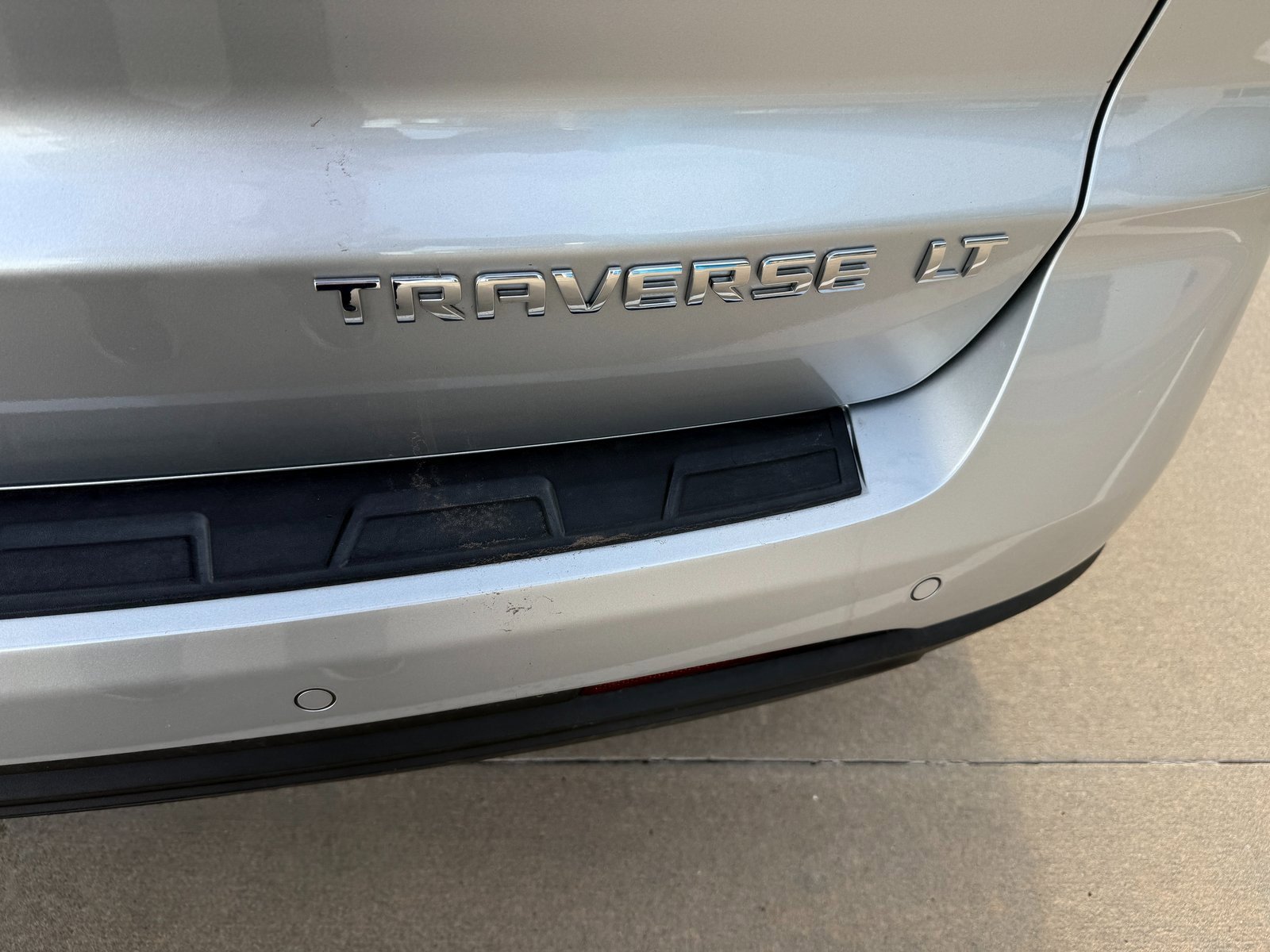 Used 2015 Chevrolet Traverse LT w/ Style and Technology Package image 3