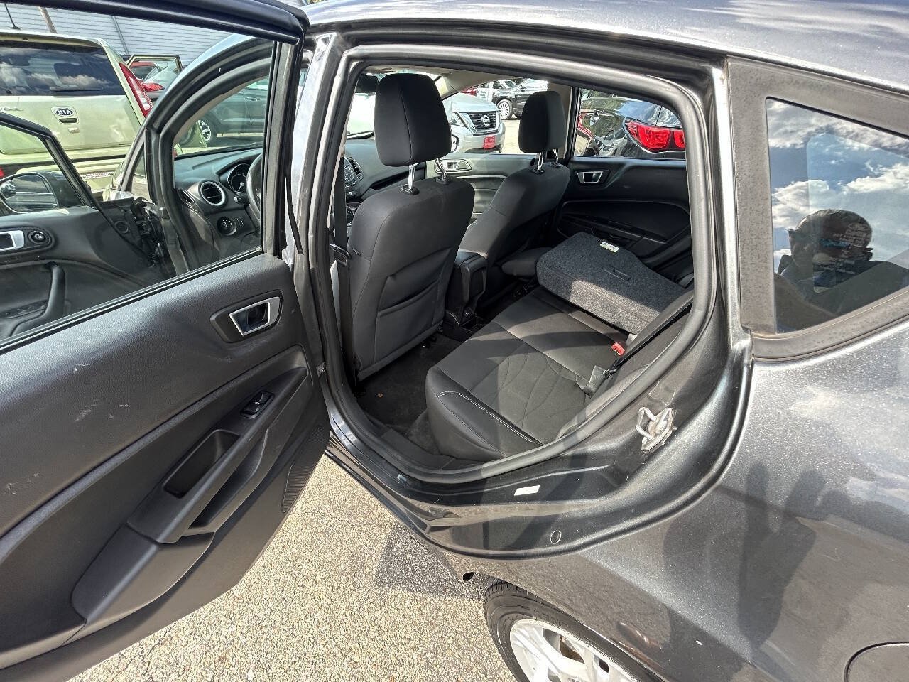 Used 2016 Ford Fiesta SE FWD image 7
