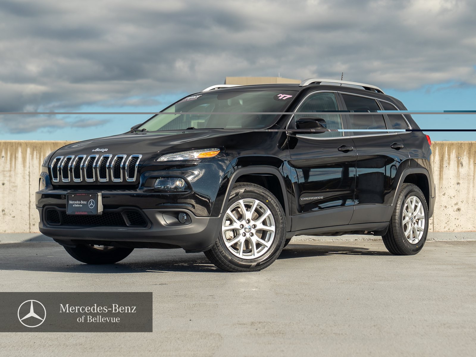 Used 2017 Jeep Cherokee Latitude w/ Comfort/Convenience Group