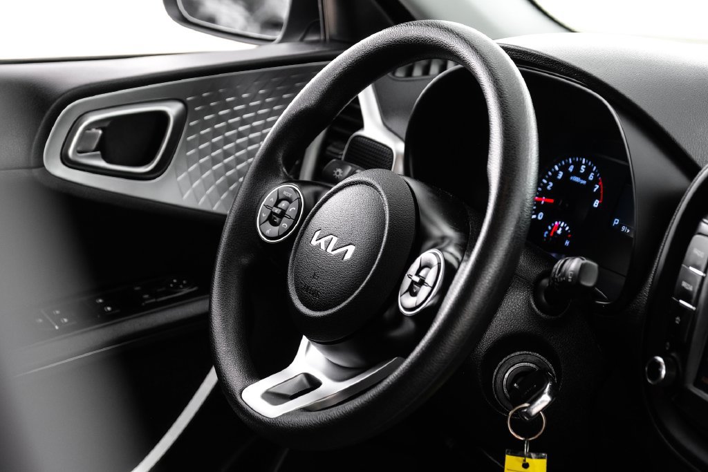 Used 2022 Kia Soul LX w/ Technology Package FWD image 13