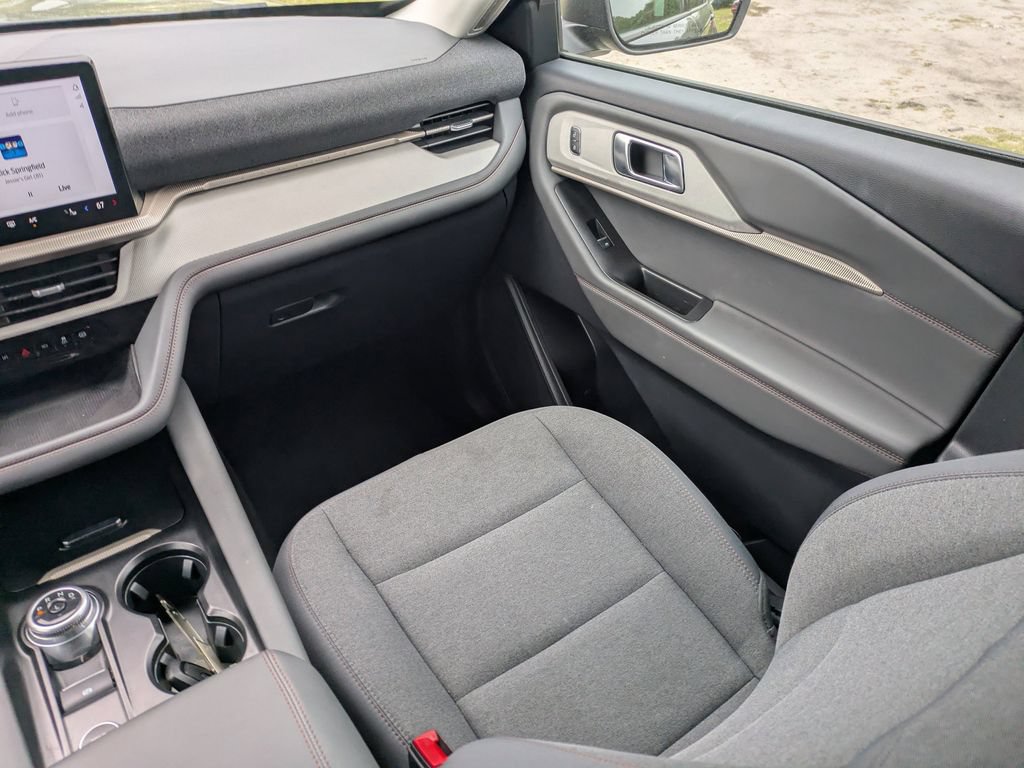 Used 2025 Ford Explorer Active RWD image 21