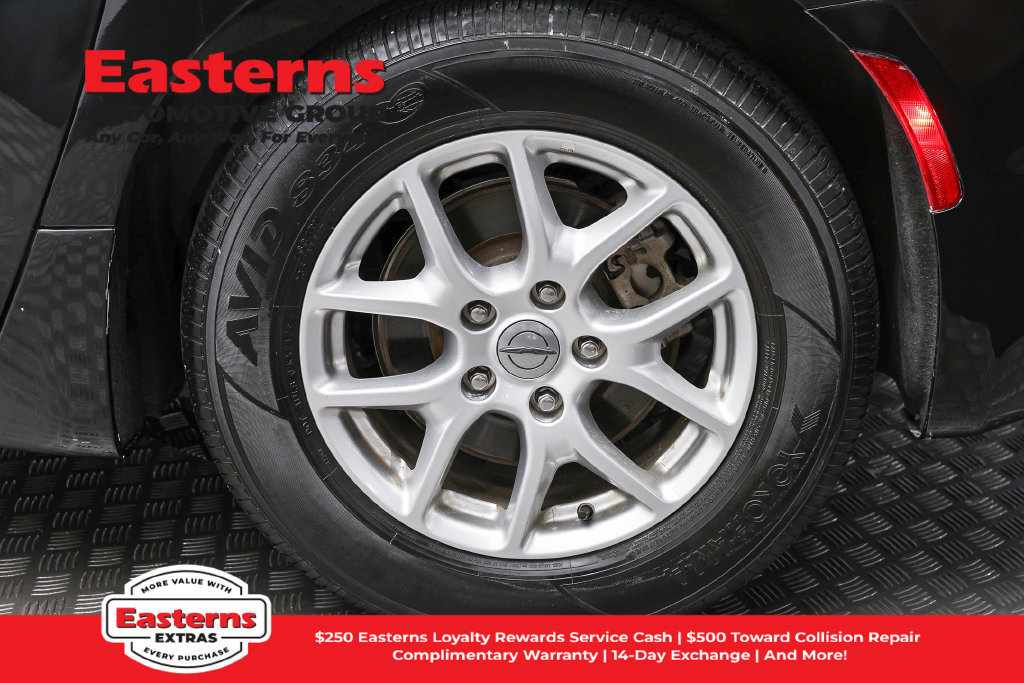 Used 2023 Chrysler Pacifica Touring-L FWD image 9