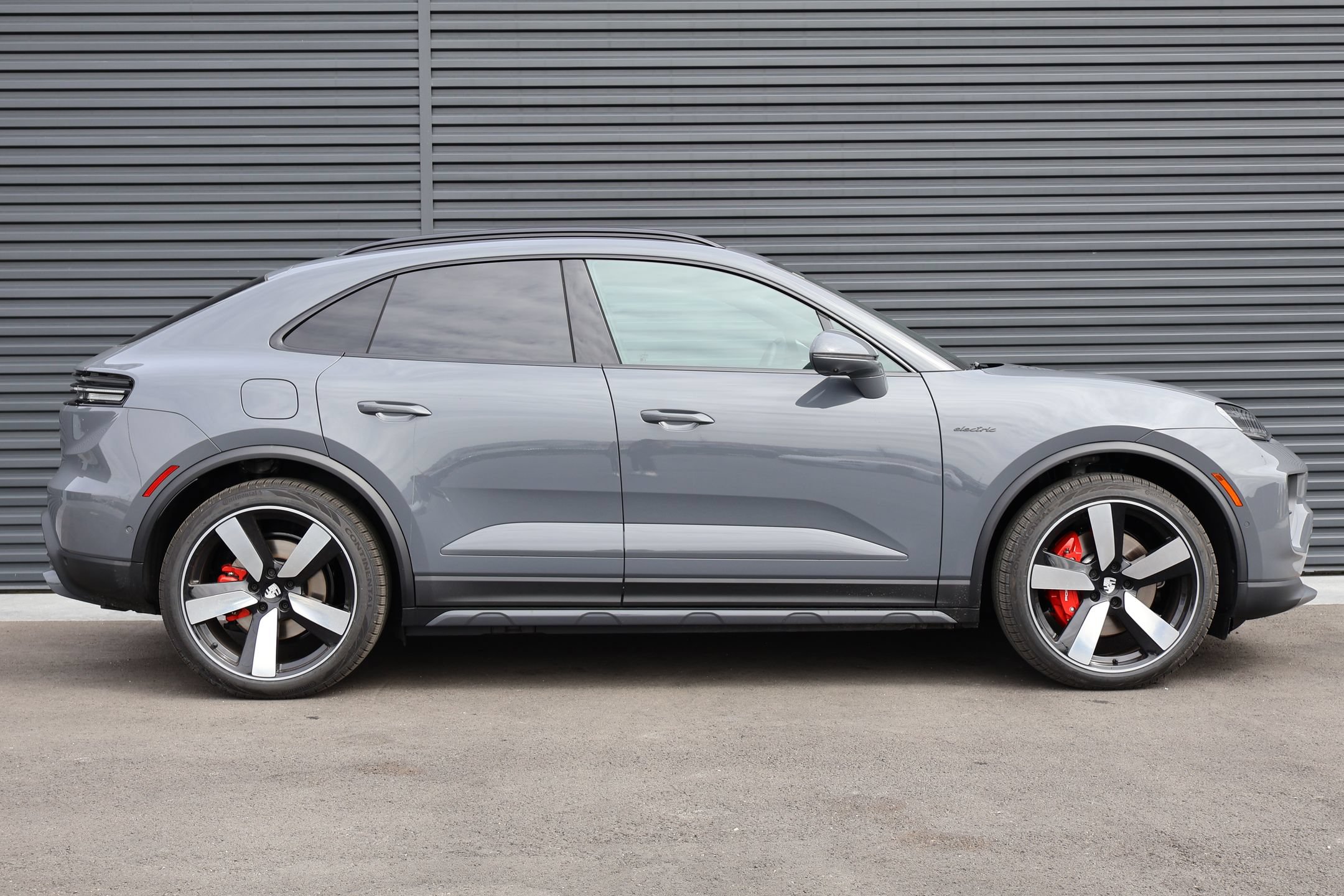 New 2026 Porsche Macan 4S Electric AWD/4WD image 8