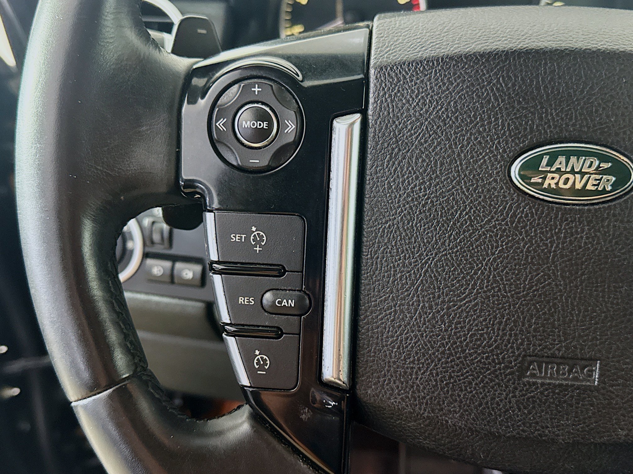 Used 2016 Land Rover LR4 HSE AWD/4WD image 14