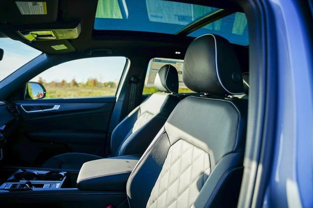 New 2026 Volkswagen Atlas Cross Sport SEL Premium R-Line image 8