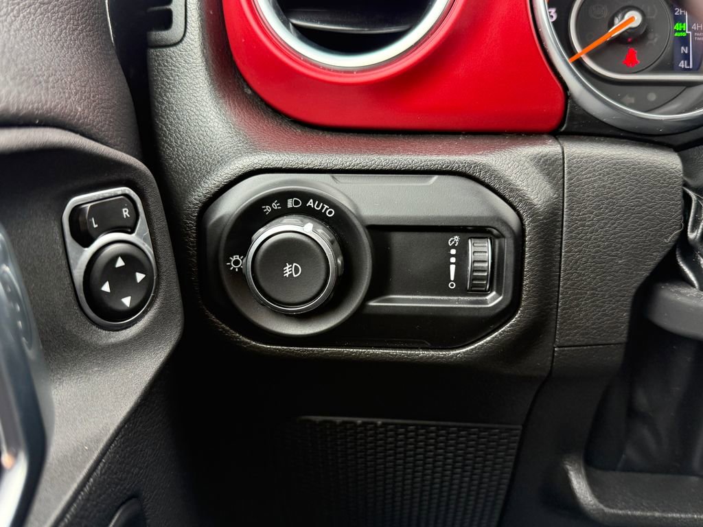 Used 2023 Jeep Wrangler Unlimited Rubicon w/ LED Lighting Group image 19