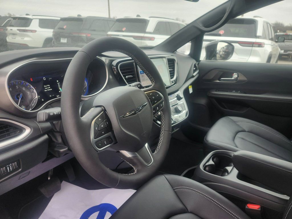 New 2026 Chrysler Voyager LX image 21