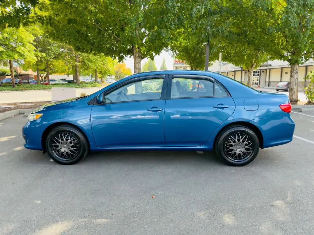 Used 2010 Toyota Corolla XLE FWD image 2
