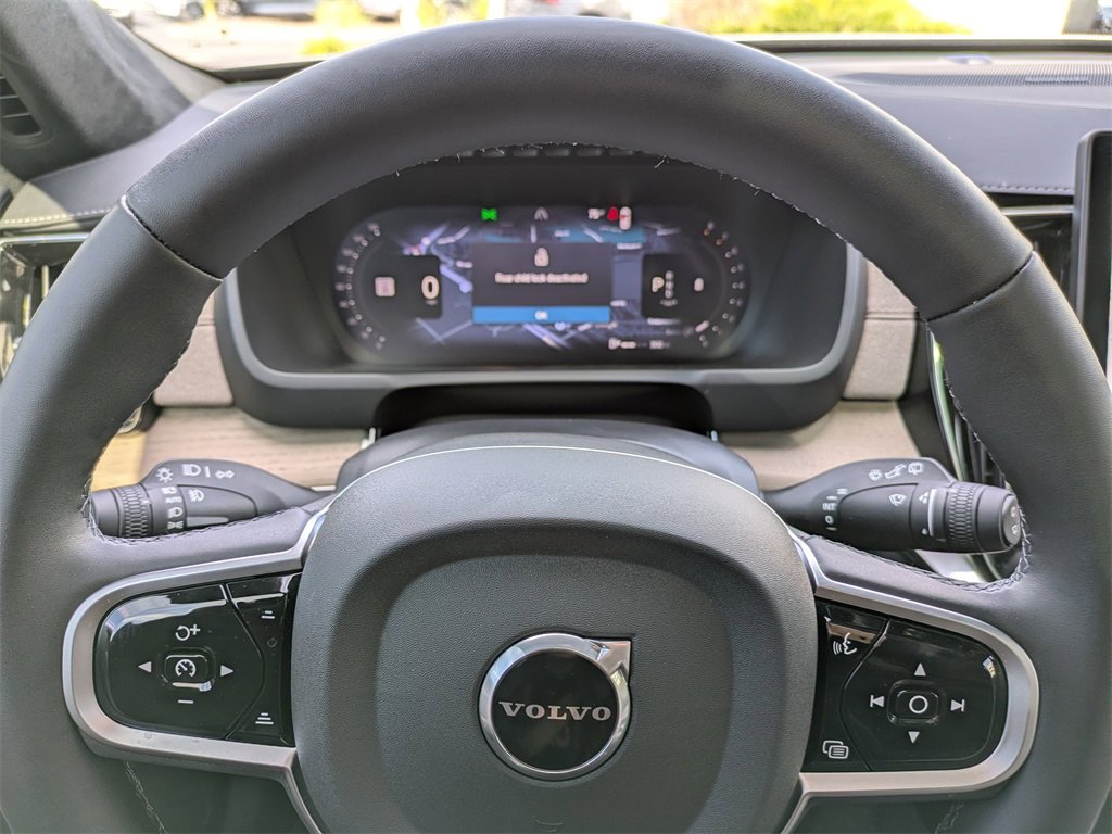 Used 2026 Volvo XC90 B6 Ultra w/ Lounge Package image 40