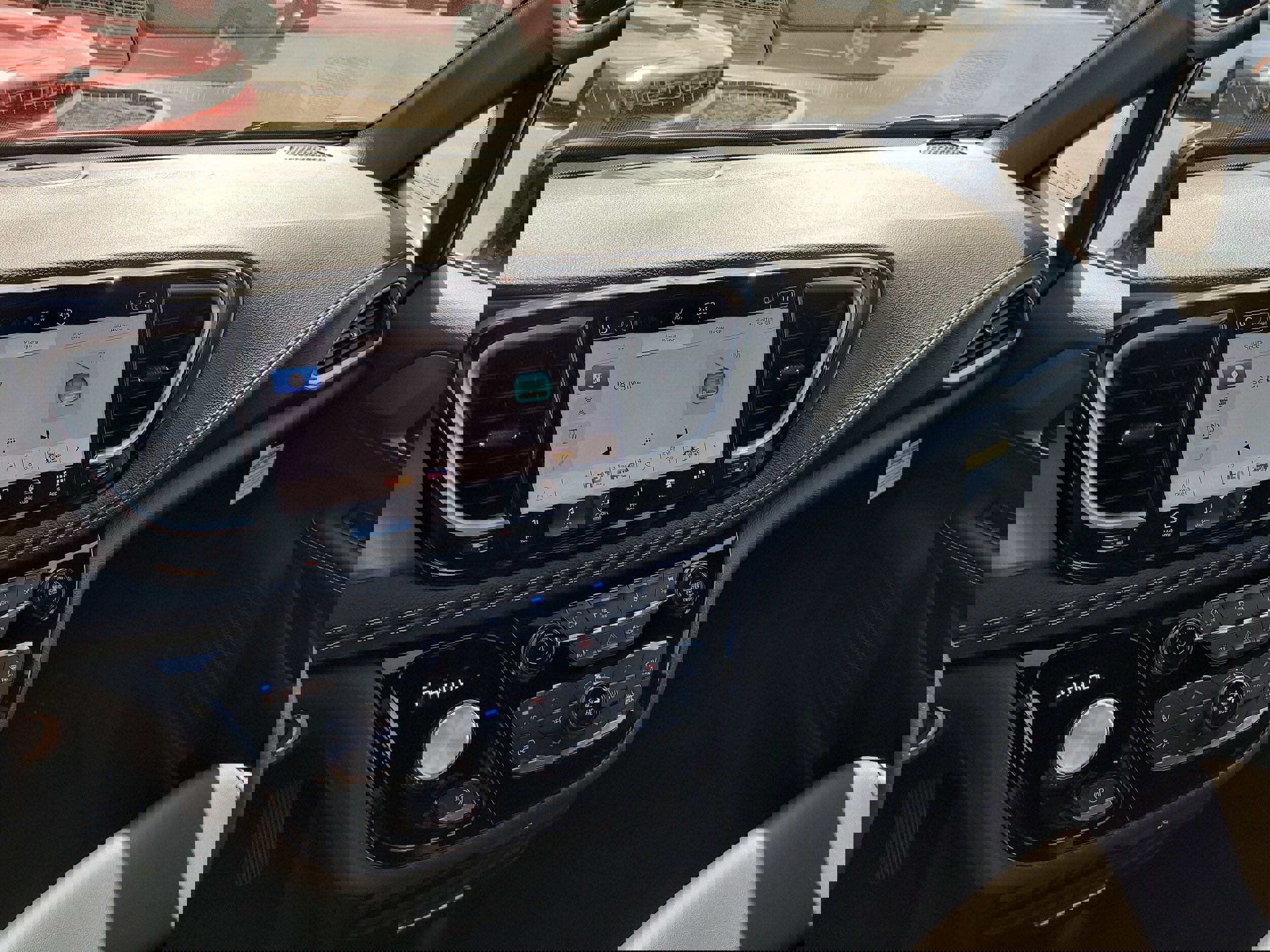 New 2026 Chrysler Pacifica Select FWD image 16