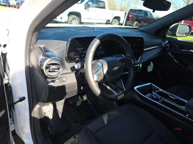 Used 2026 Chevrolet Equinox LT w/ LPO, Floor Liner Package AWD/4WD image 21