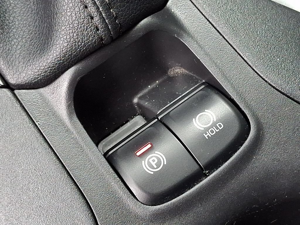 Used 2023 Toyota Corolla Cross LE AWD/4WD image 28