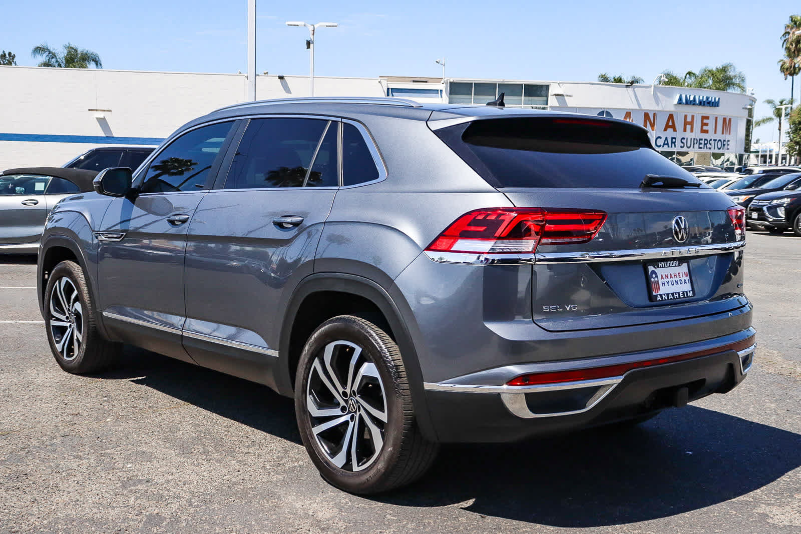Used 2023 Volkswagen Atlas Cross Sport SEL AWD/4WD image 9