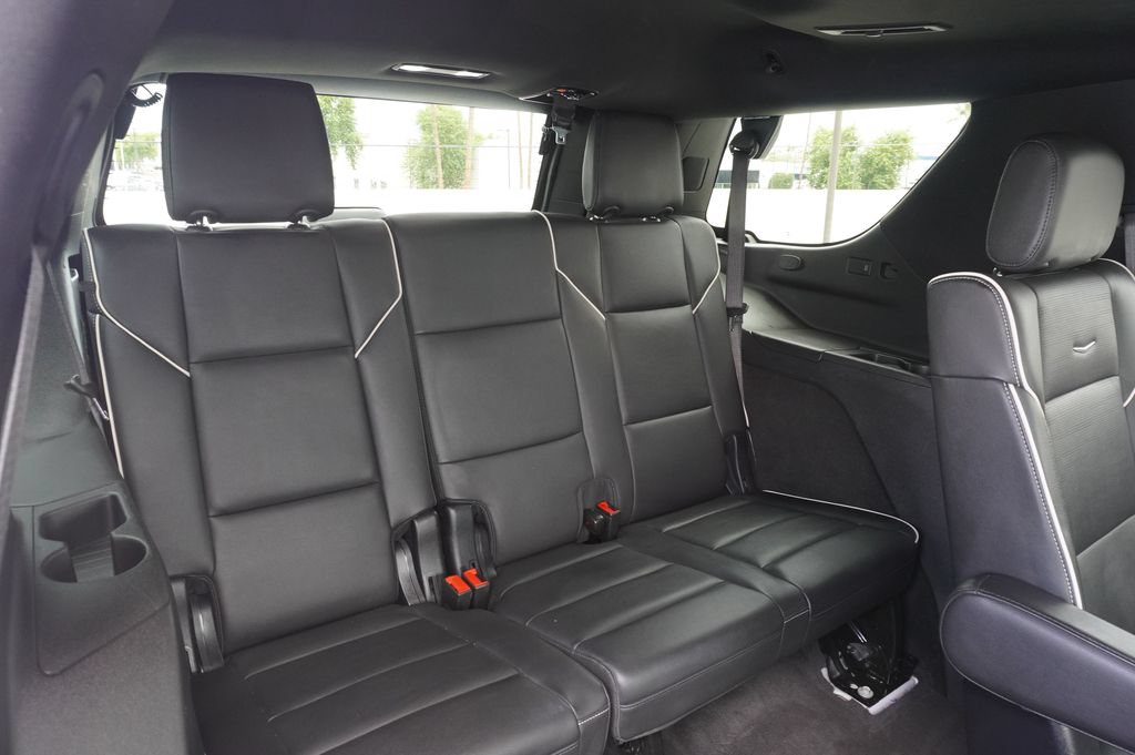 Certified 2025 Cadillac Escalade Premium Luxury AWD/4WD image 10