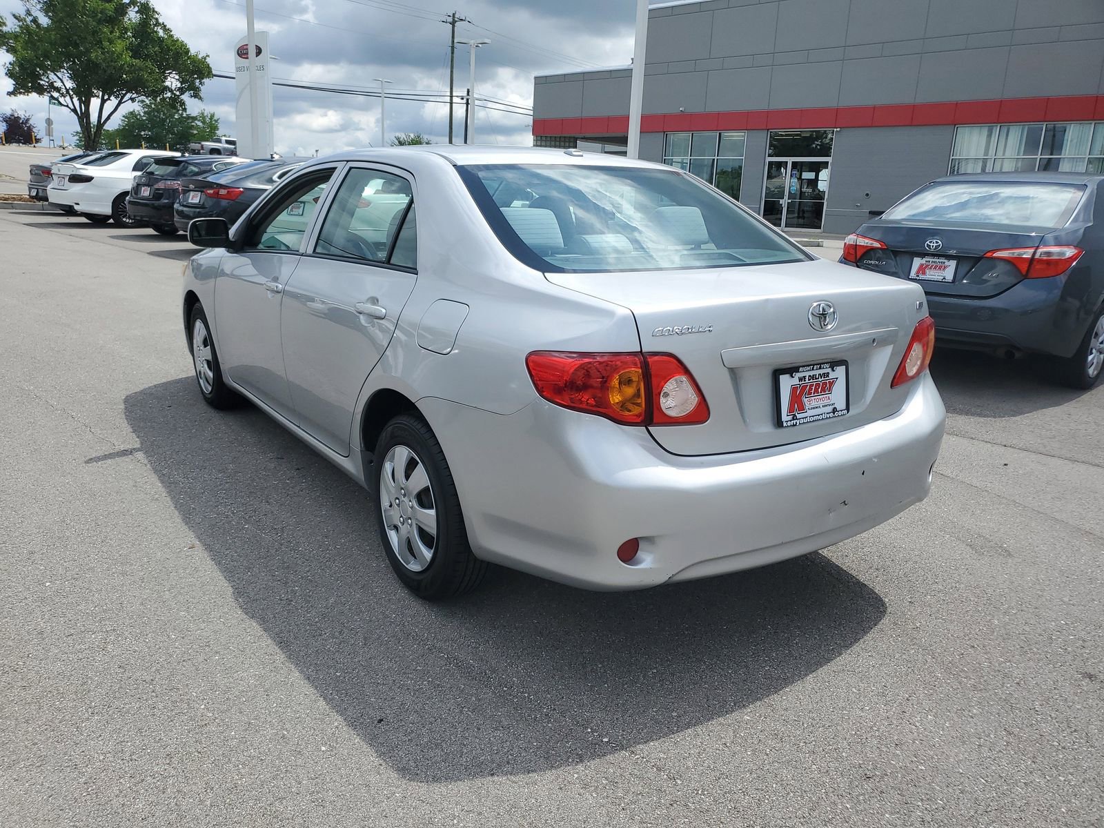 Used 2010 Toyota Corolla LE FWD image 3