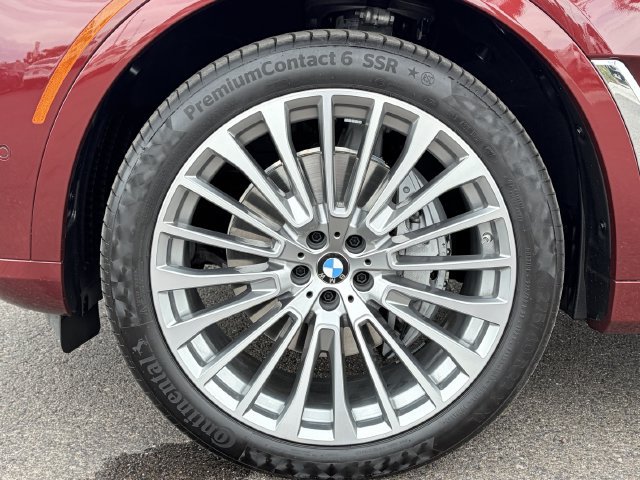 Used 2025 BMW X7 xDrive40i w/ Premium Package AWD/4WD image 11