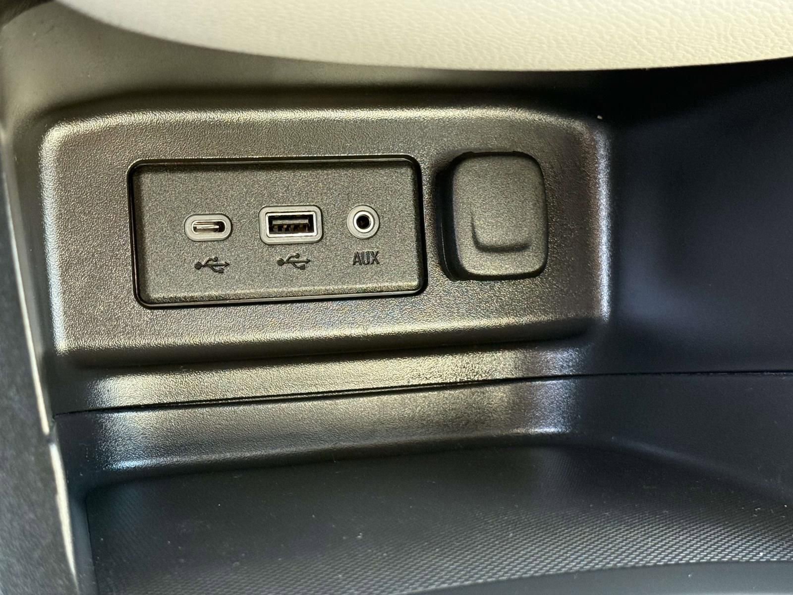 Used 2024 Chevrolet Equinox LS w/ LS Convenience Package image 12