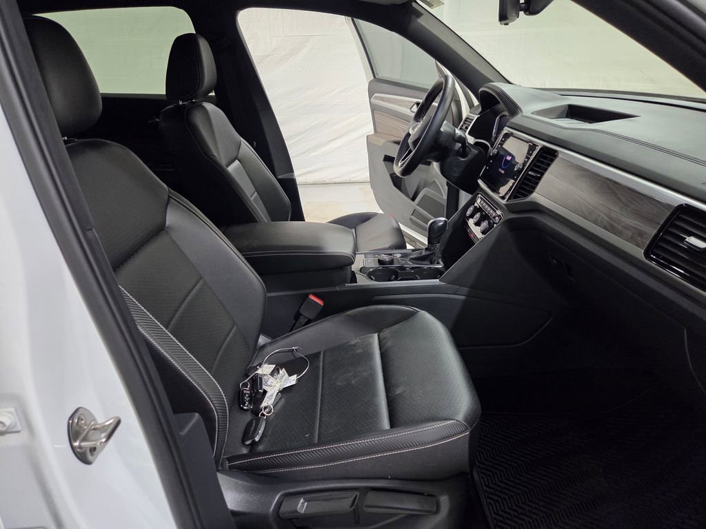 Used 2023 Volkswagen Atlas Cross Sport SE image 7