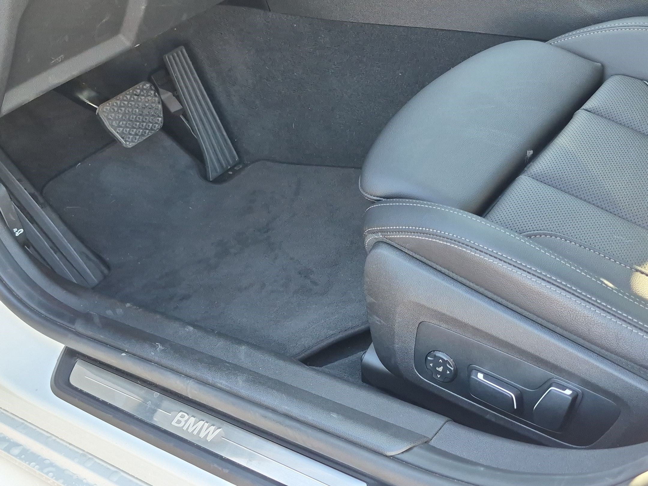 Used 2026 BMW 330i Sedan w/ Convenience Package RWD image 17