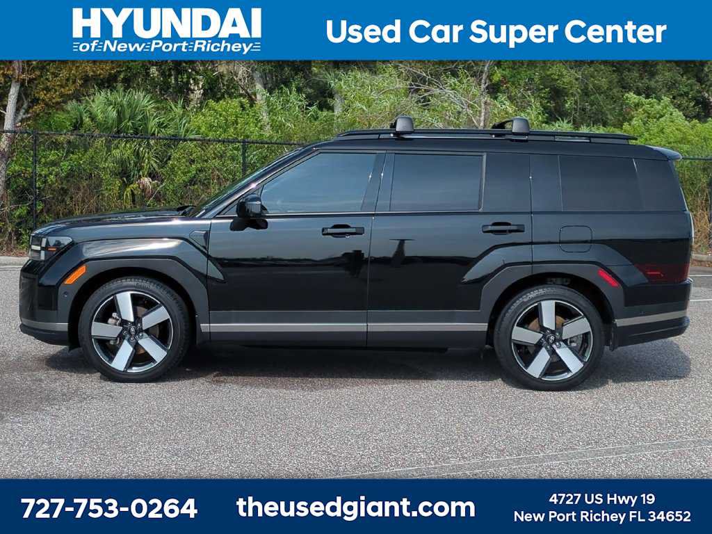 Certified 2025 Hyundai Santa Fe Limited FWD image 2