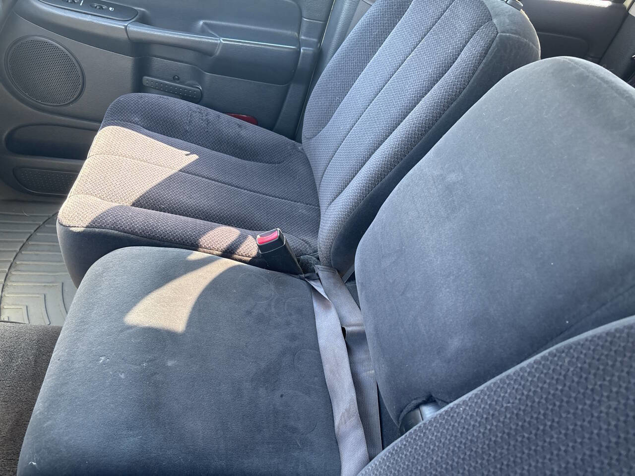 Used 2005 Dodge Ram 1500 Truck SLT image 22