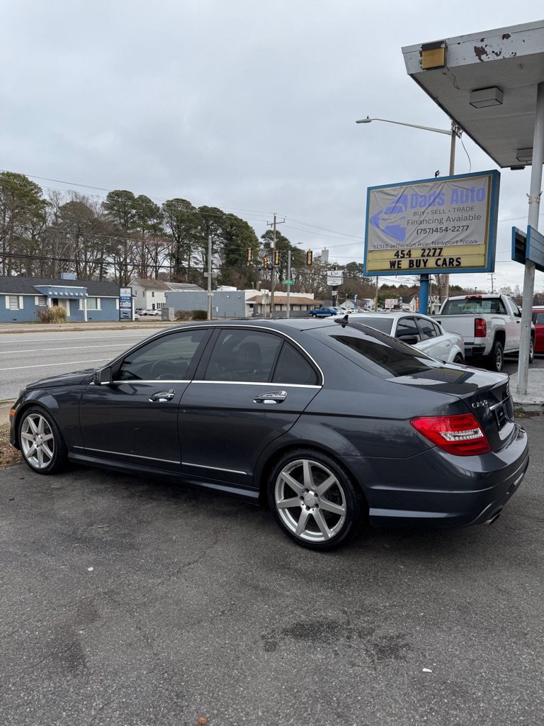 Used 2013 Mercedes-Benz C 250 Sedan image 8