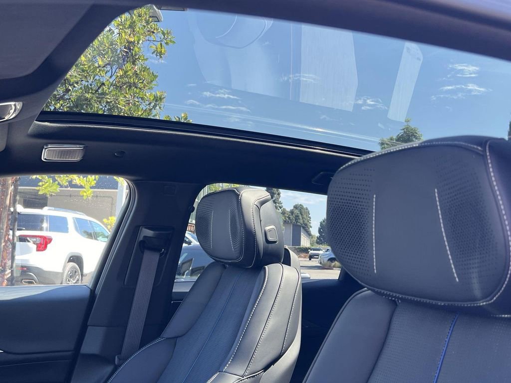 New 2026 Cadillac Lyriq V w/ Exterior Carbon Fiber Package image 26