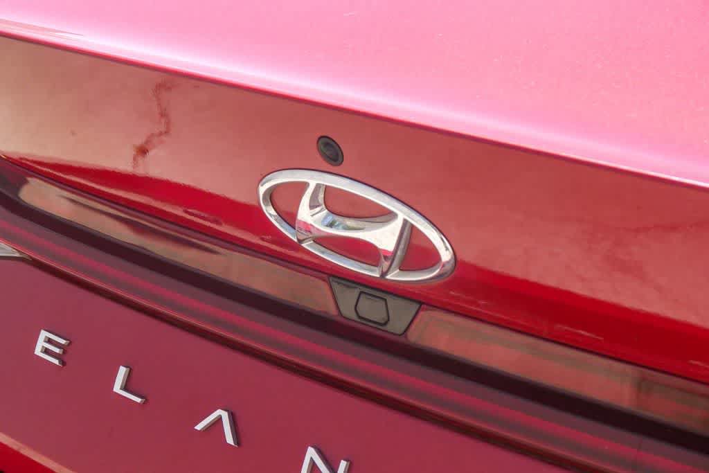 Used 2022 Hyundai Elantra Blue FWD image 11