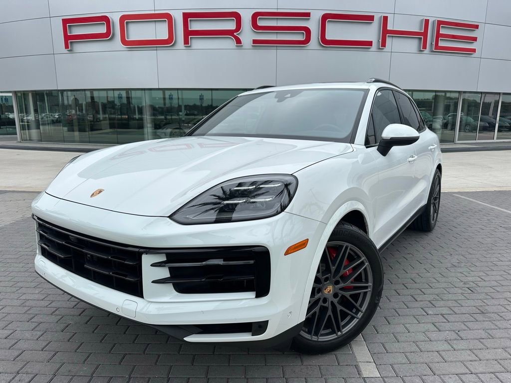Certified 2025 Porsche Cayenne S image 1