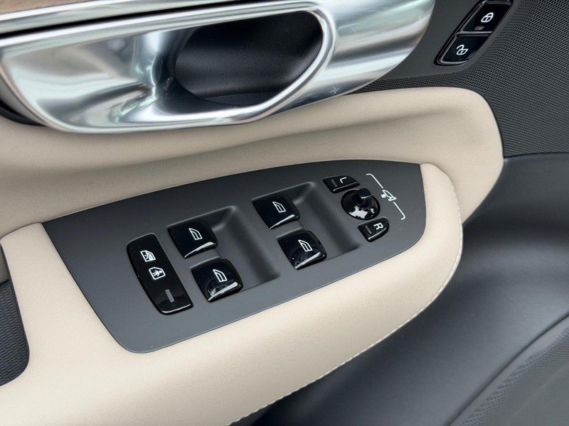 New 2026 Volvo XC90 B6 Plus w/ Protection Package AWD/4WD image 9