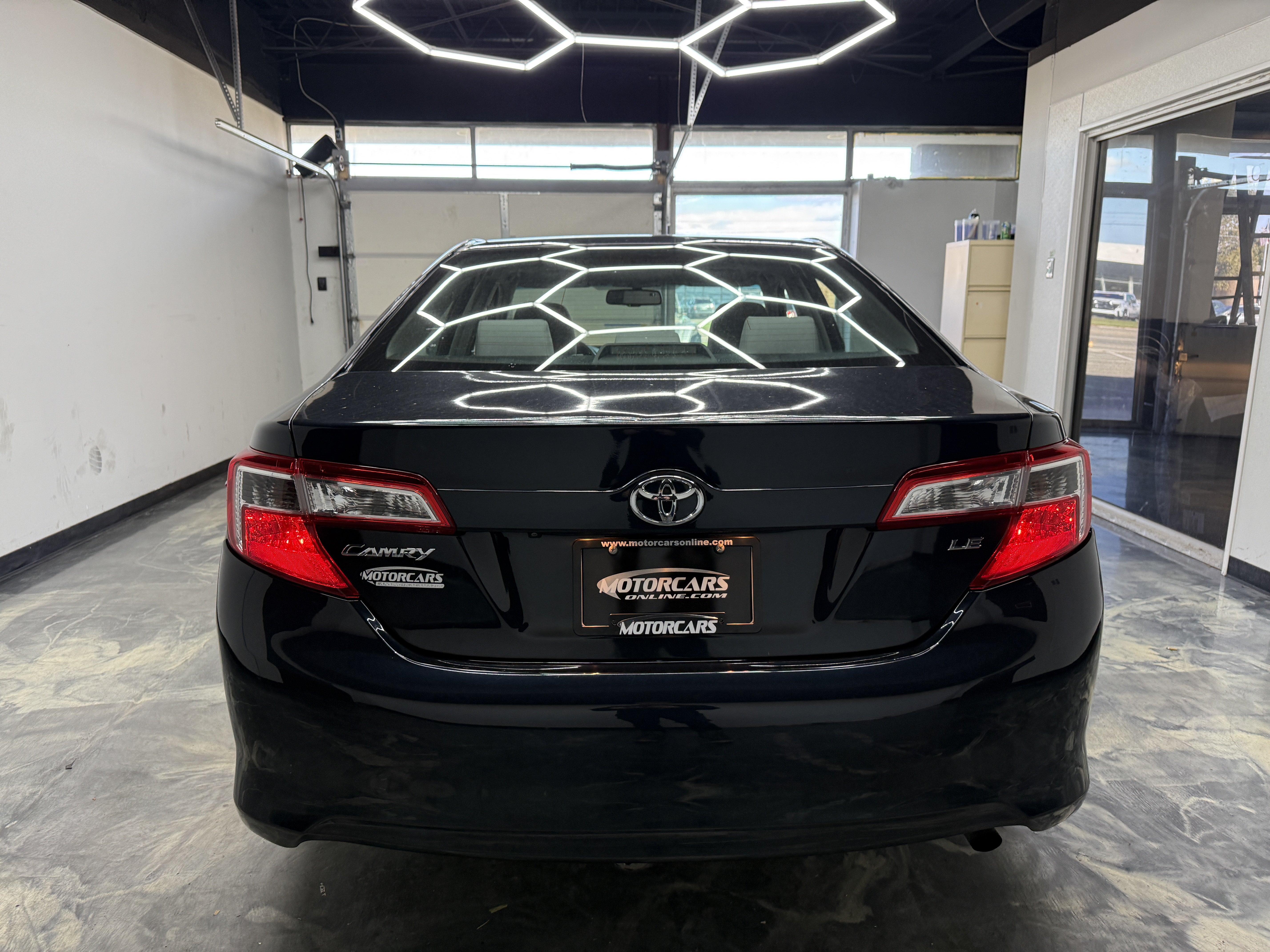 Used 2013 Toyota Camry LE FWD image 4