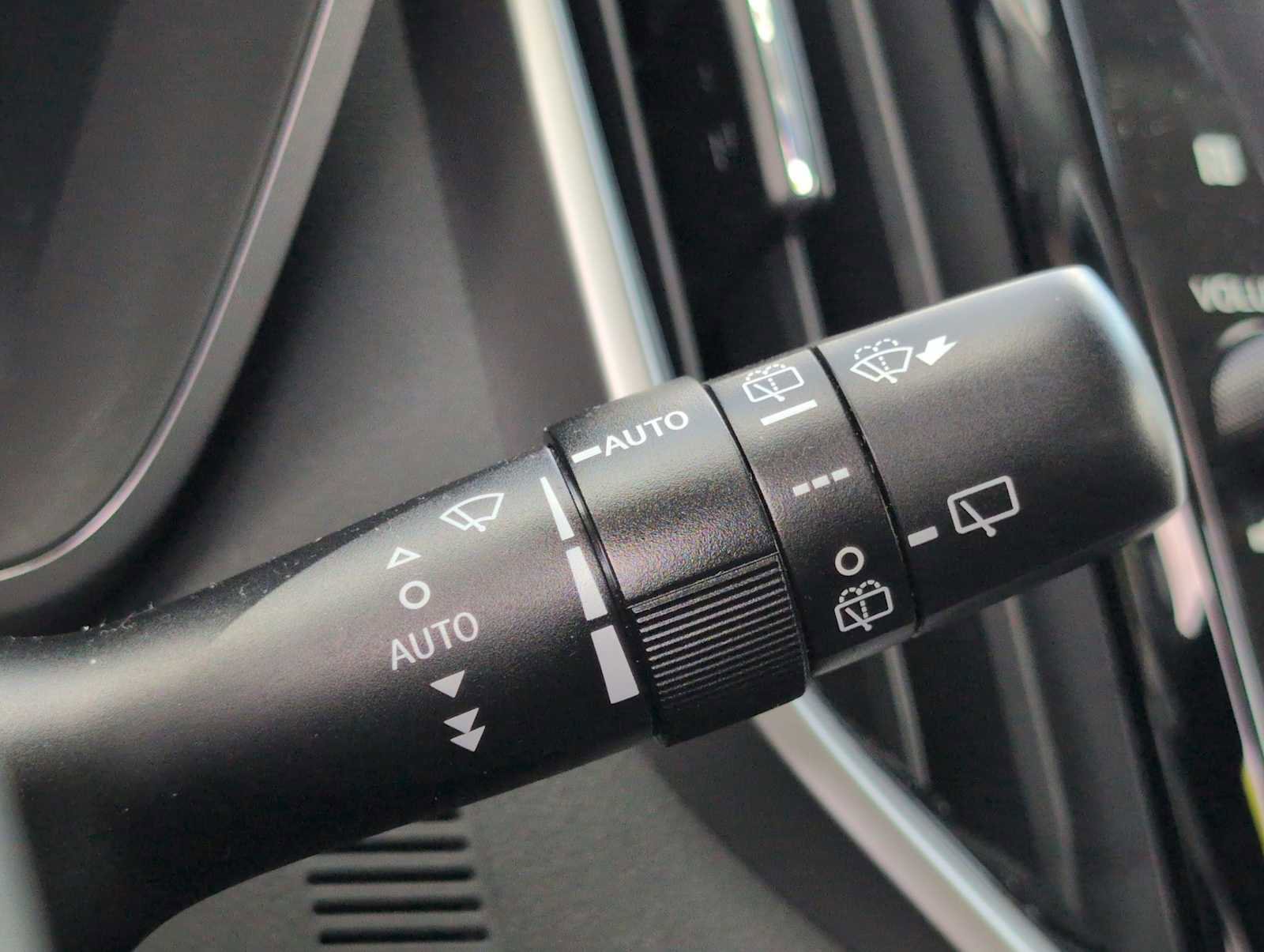 Used 2023 Subaru Ascent Touring AWD/4WD image 25