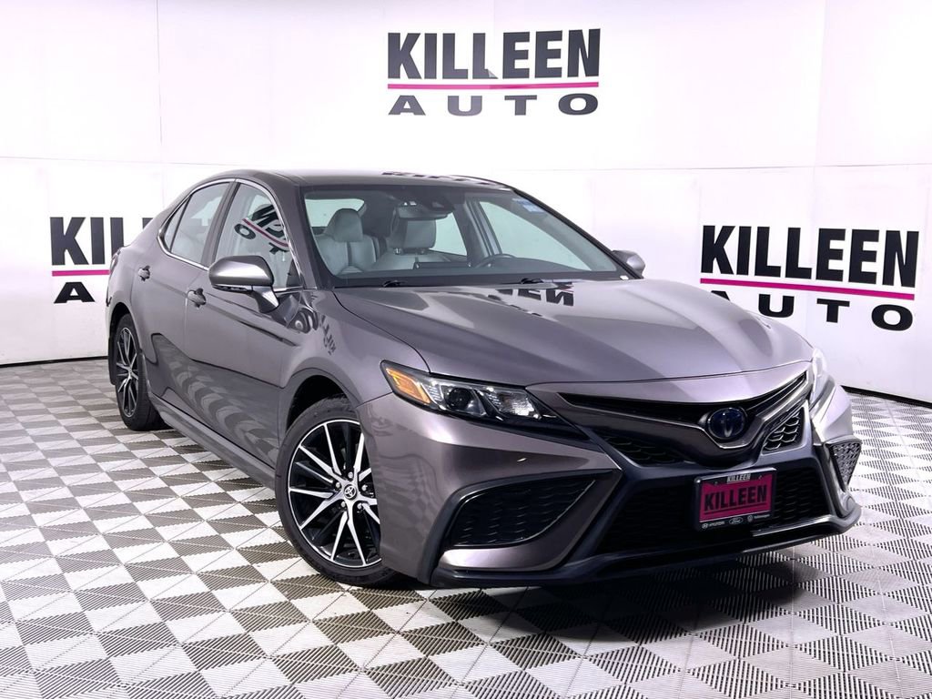 Used 2023 Toyota Camry SE