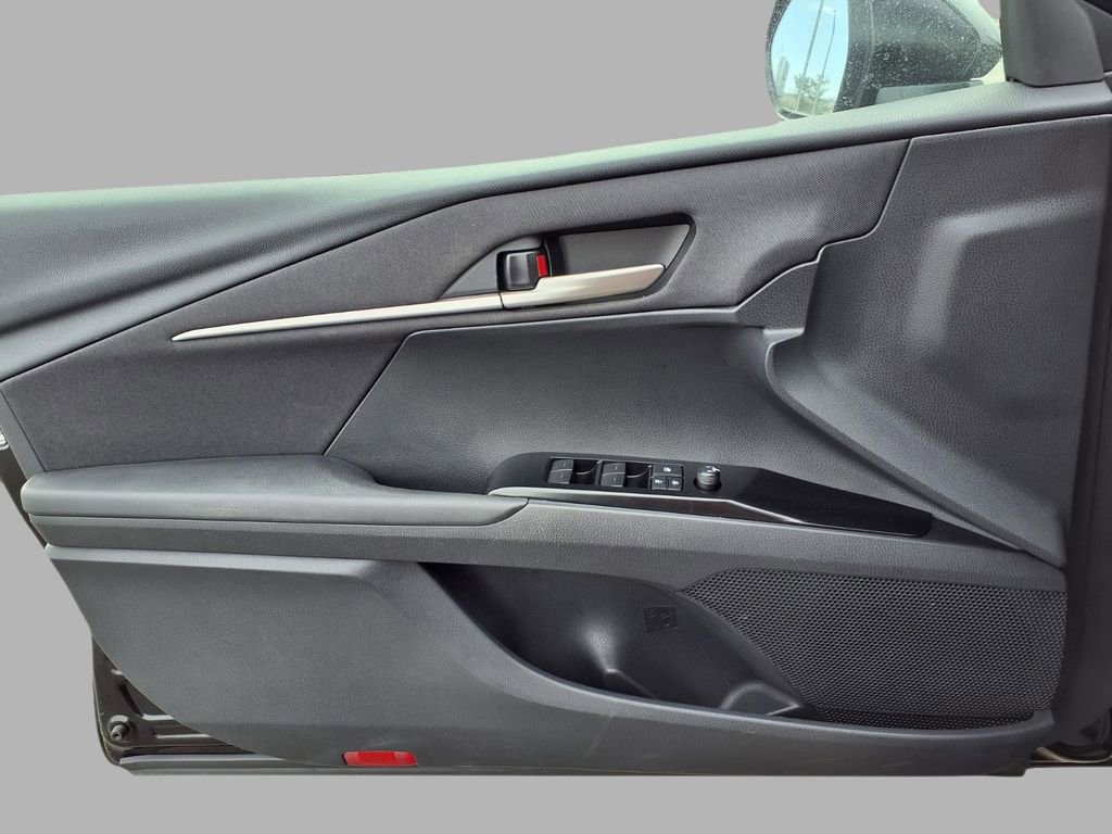 Used 2025 Toyota Camry LE image 16