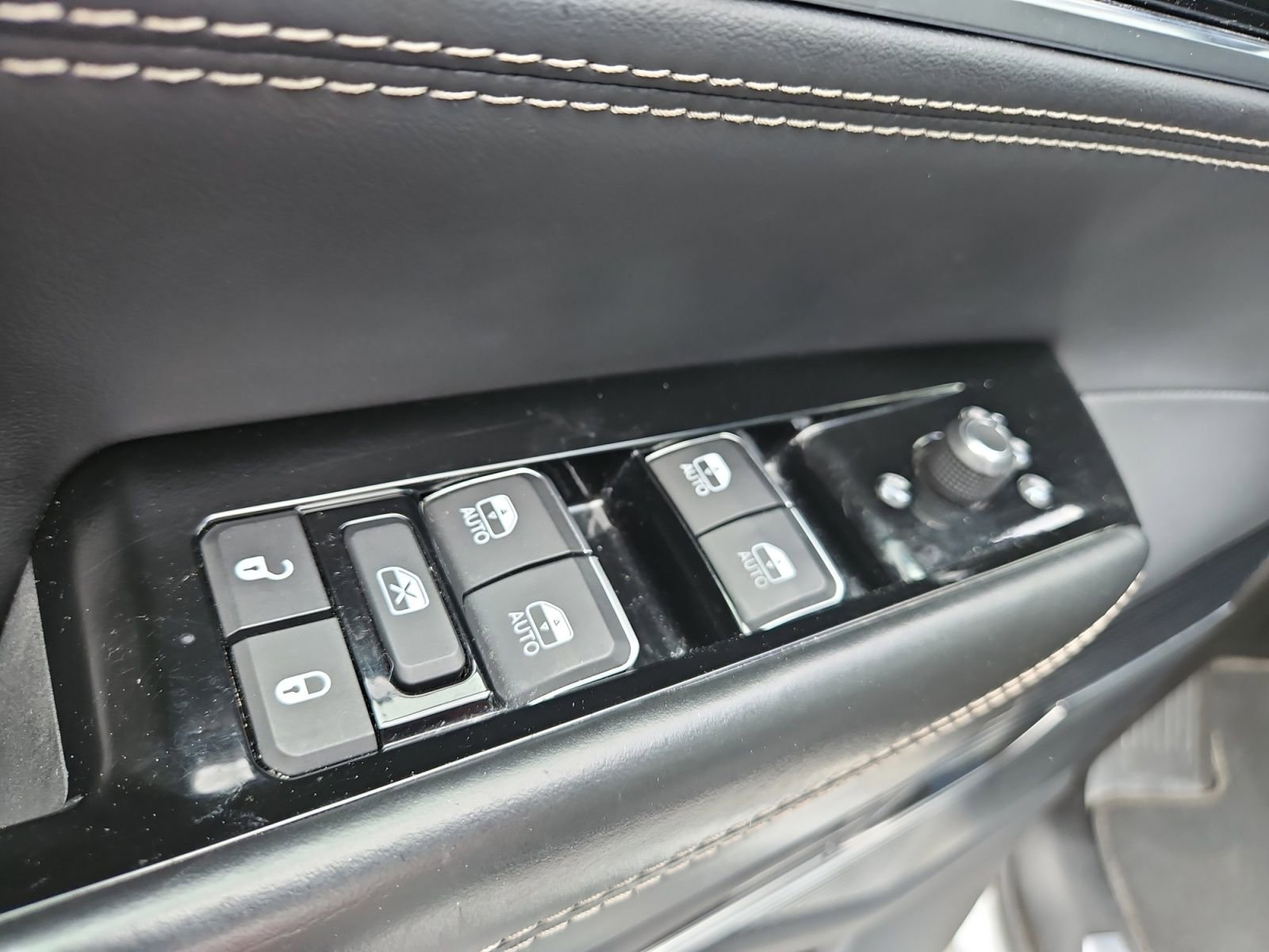 Used 2024 Jeep Grand Wagoneer Series II w/ Quick Order Packagew 28T image 23