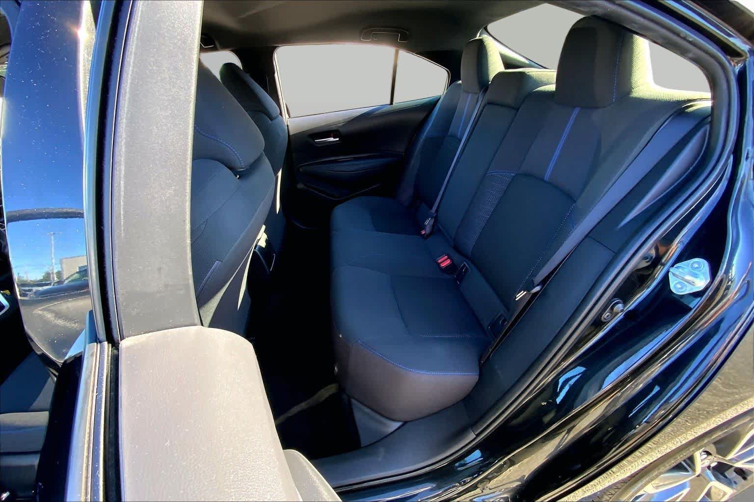 Used 2022 Toyota Corolla SE w/ Carpet Mat Package (TMS) FWD image 21