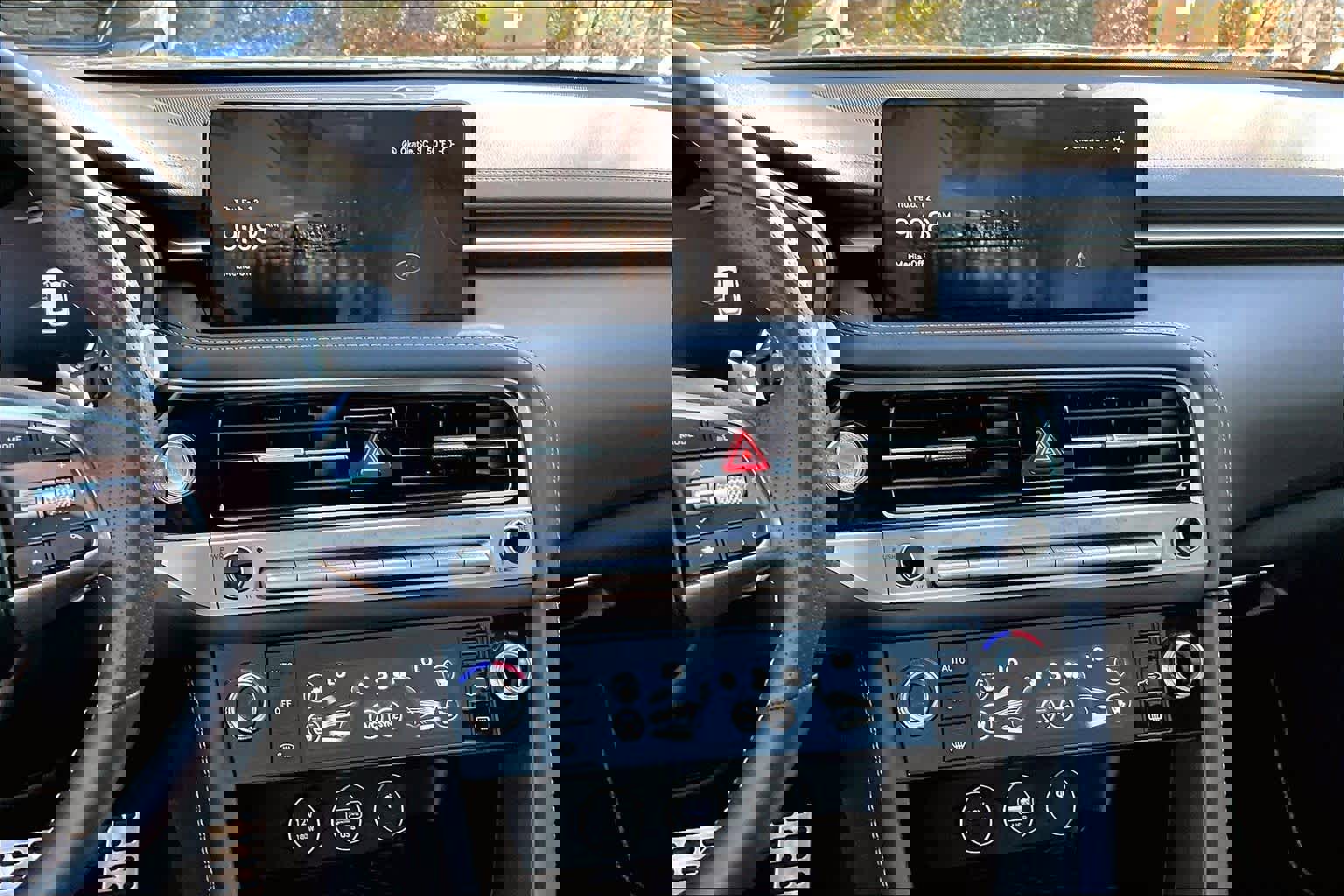 Used 2025 Genesis G70 3.3T Advanced image 7