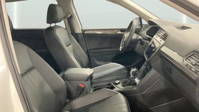 Certified 2024 Volkswagen Tiguan SE AWD/4WD image 12