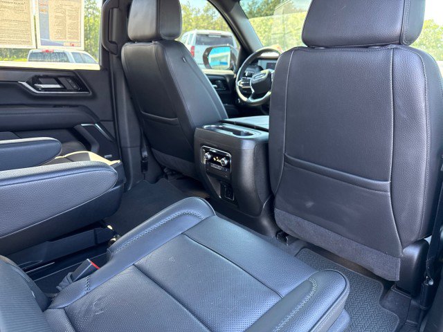 Used 2025 GMC Yukon XL Denali RWD image 14