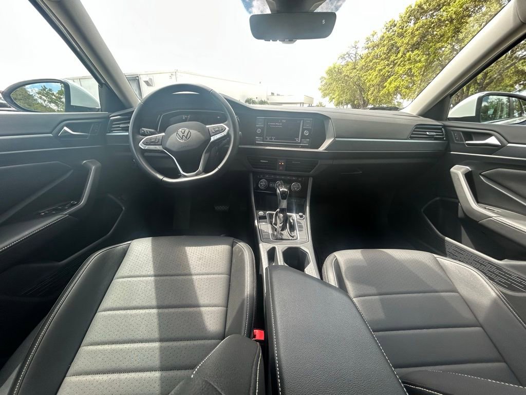 Used 2023 Volkswagen Jetta SE image 10