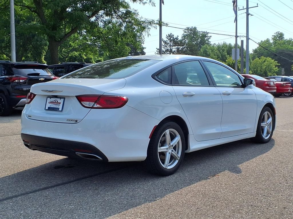 Used 2016 Chrysler 200 S w/ Sun & Sound Group AWD/4WD image 4