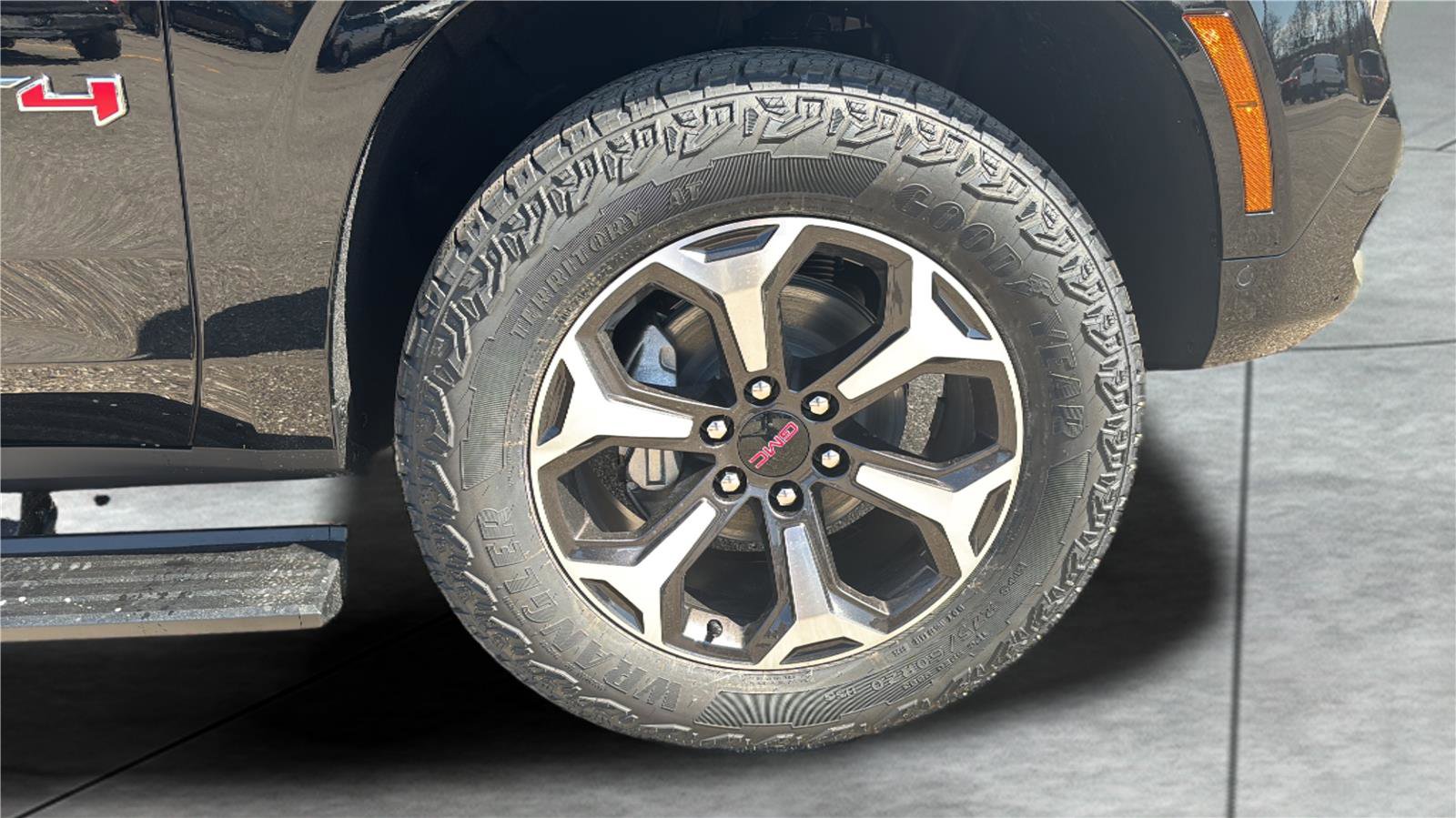 New 2026 GMC Yukon AT4 Ultimate w/ LPO, Floor Liner Package image 28