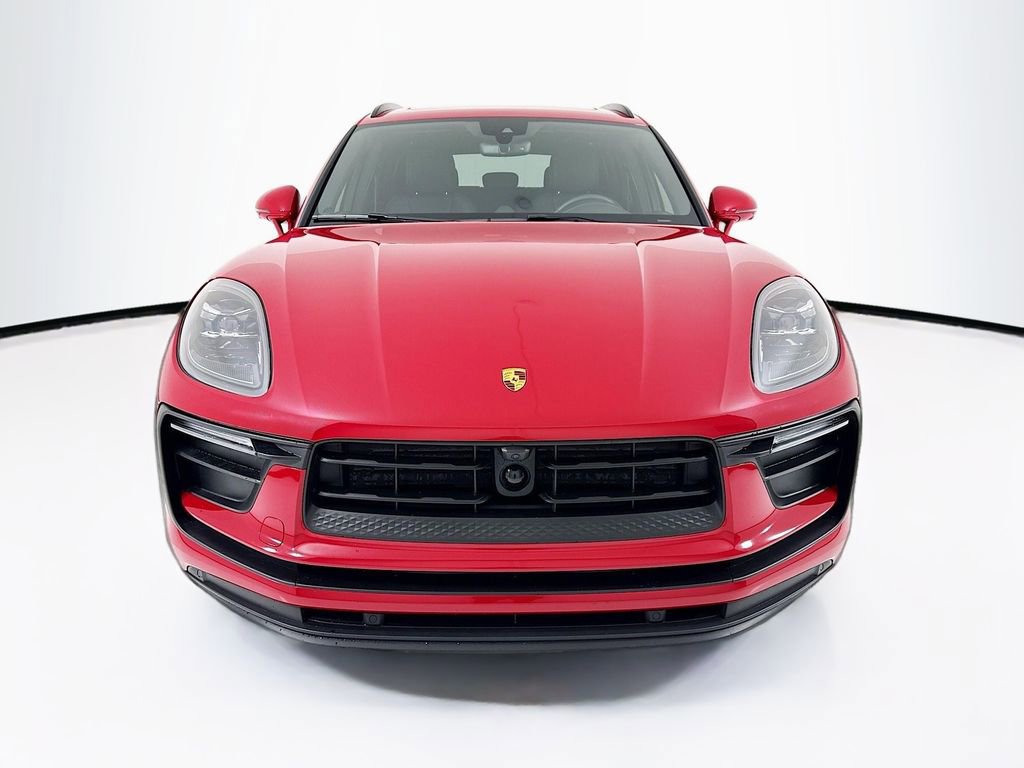 Certified 2025 Porsche Macan AWD/4WD image 6