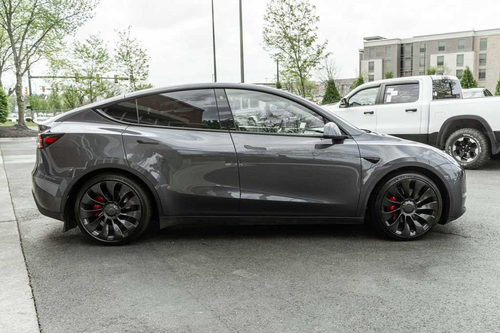 Used 2022 Tesla Model Y Performance AWD/4WD image 3