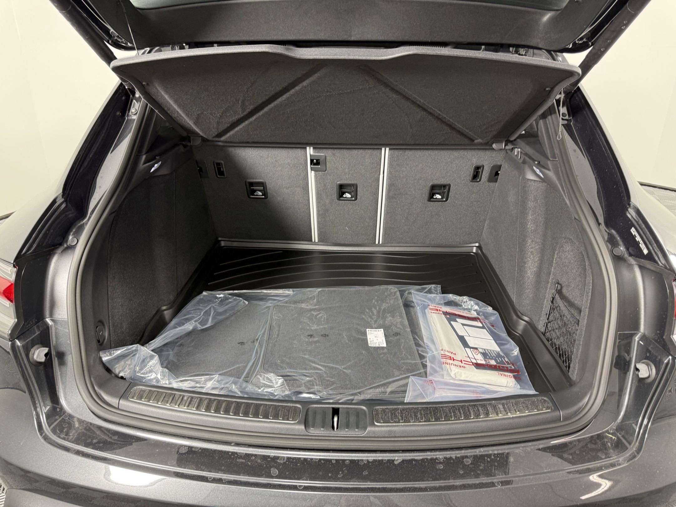 New 2025 Porsche Macan image 27