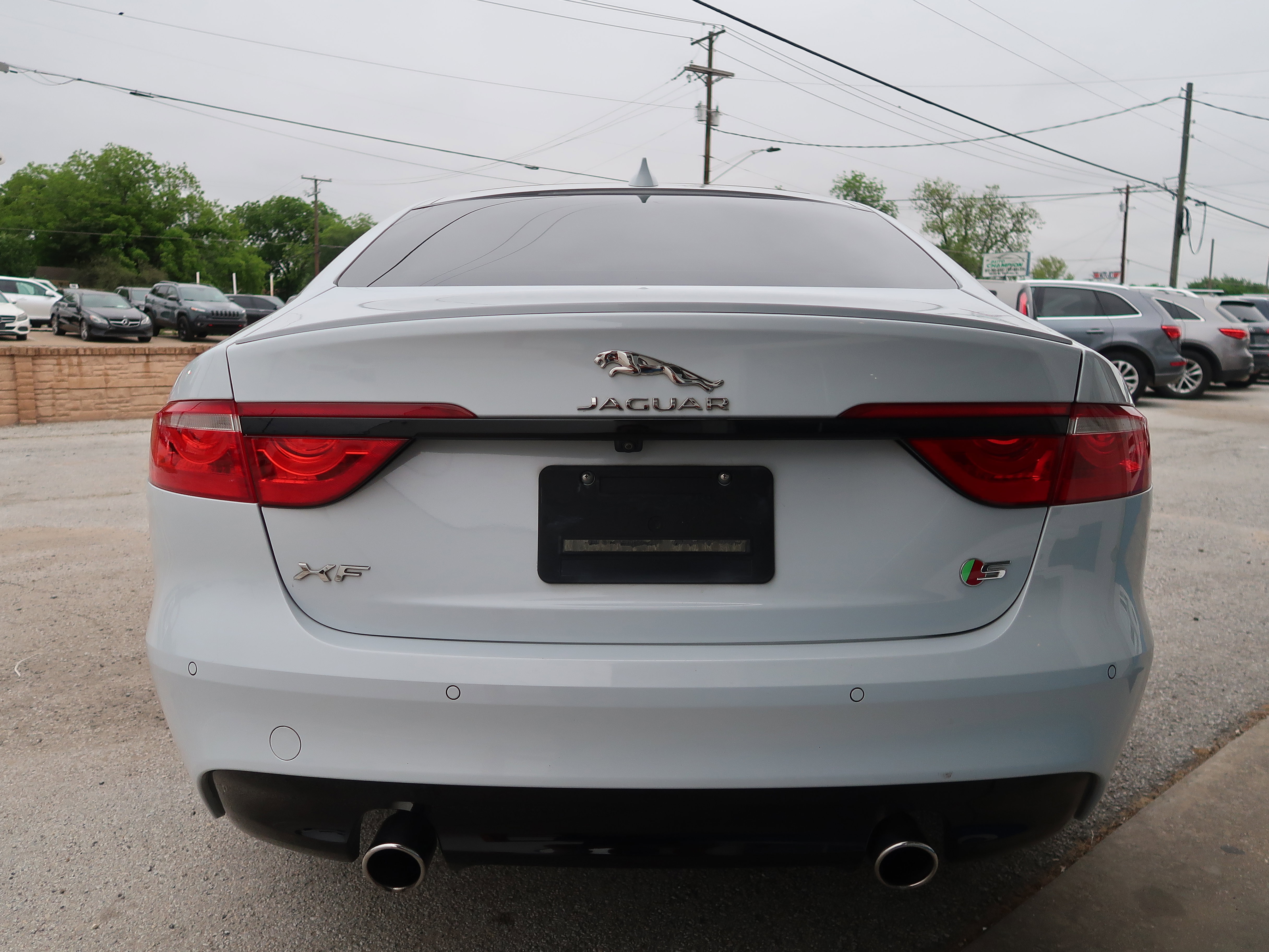 Used 2016 Jaguar XF S RWD image 10