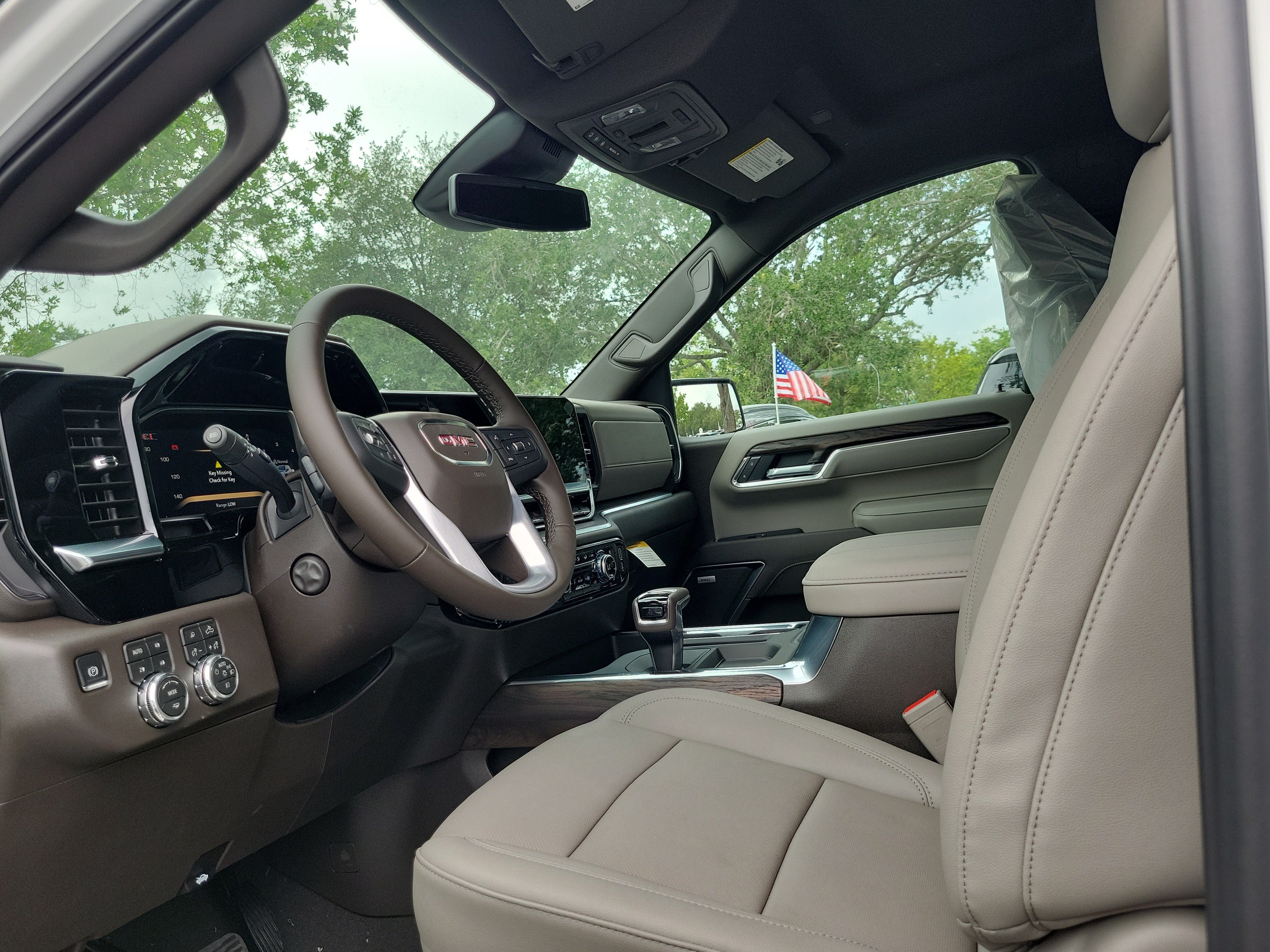 New 2026 GMC Sierra 1500 SLT w/ SLT Premium Package AWD/4WD image 7