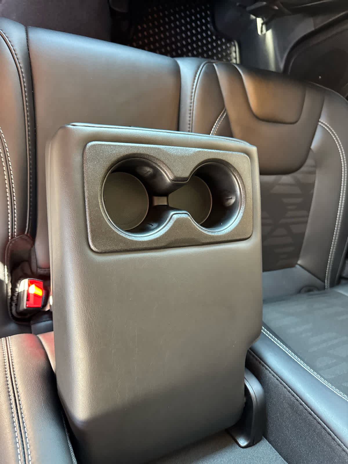 Used 2022 Jeep Cherokee Latitude w/ Trailer Tow Group image 25