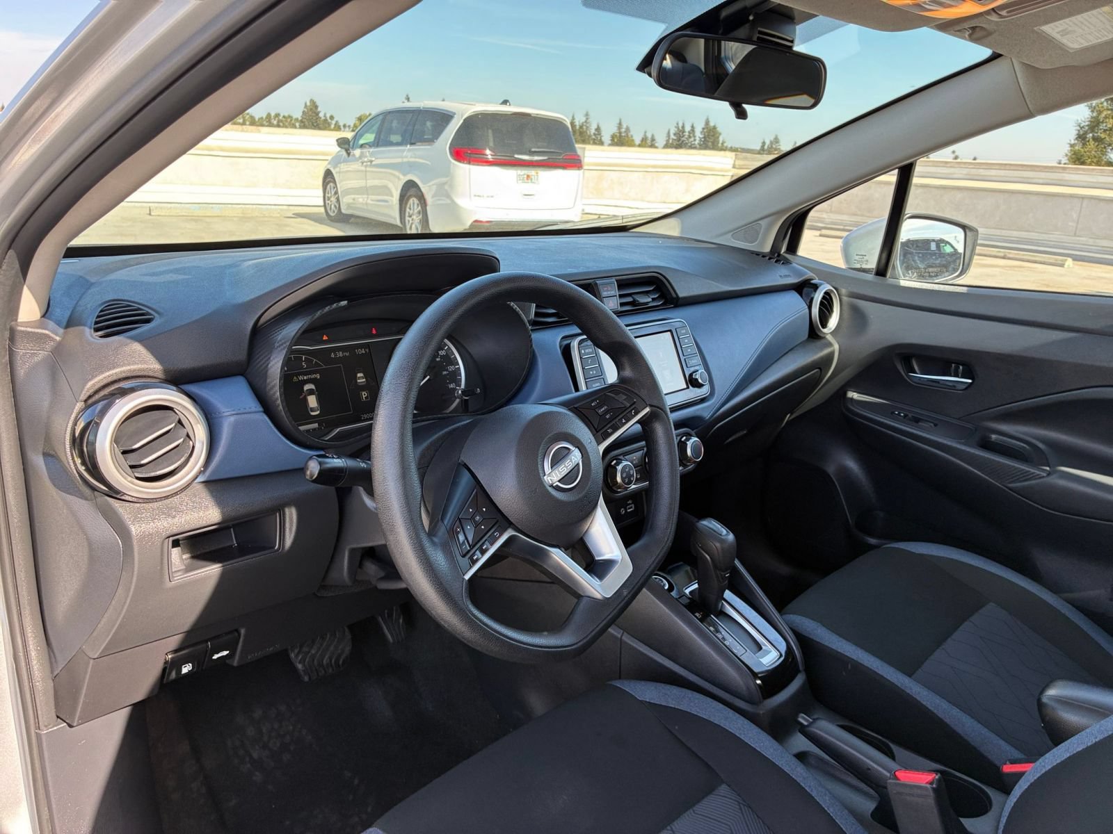 Used 2025 Nissan Versa SV FWD image 31